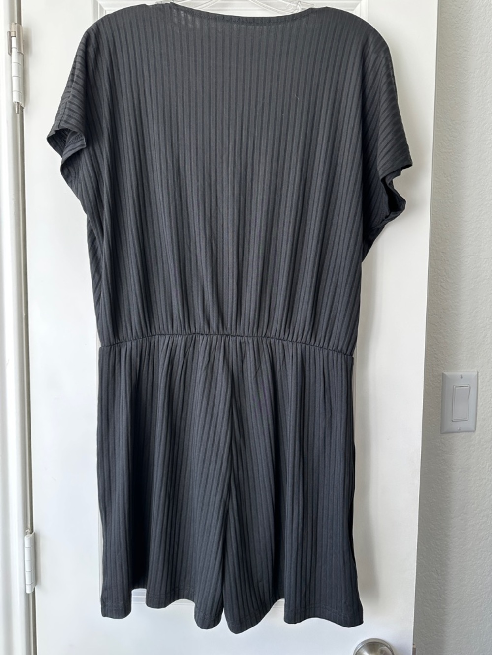 Womens Plus Size Black Short Sleeve Surplice Romper Ribbed Casual Chic - Picture 6 of 6